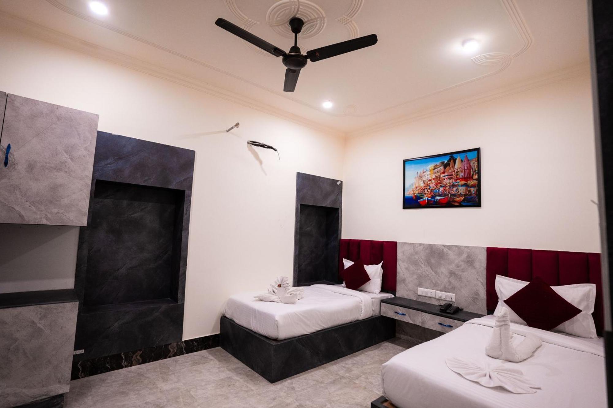 Hotel Jsr Kedar Varanasi Bagian luar foto
