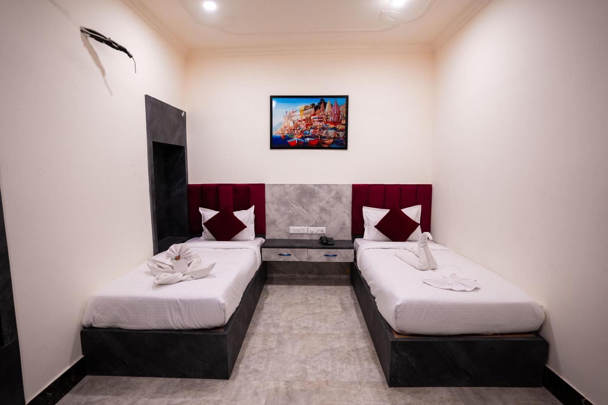 Hotel Jsr Kedar Varanasi Bagian luar foto