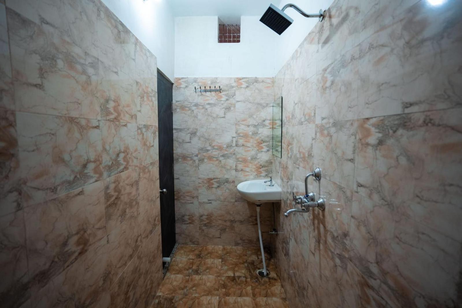 Hotel Jsr Kedar Varanasi Bagian luar foto