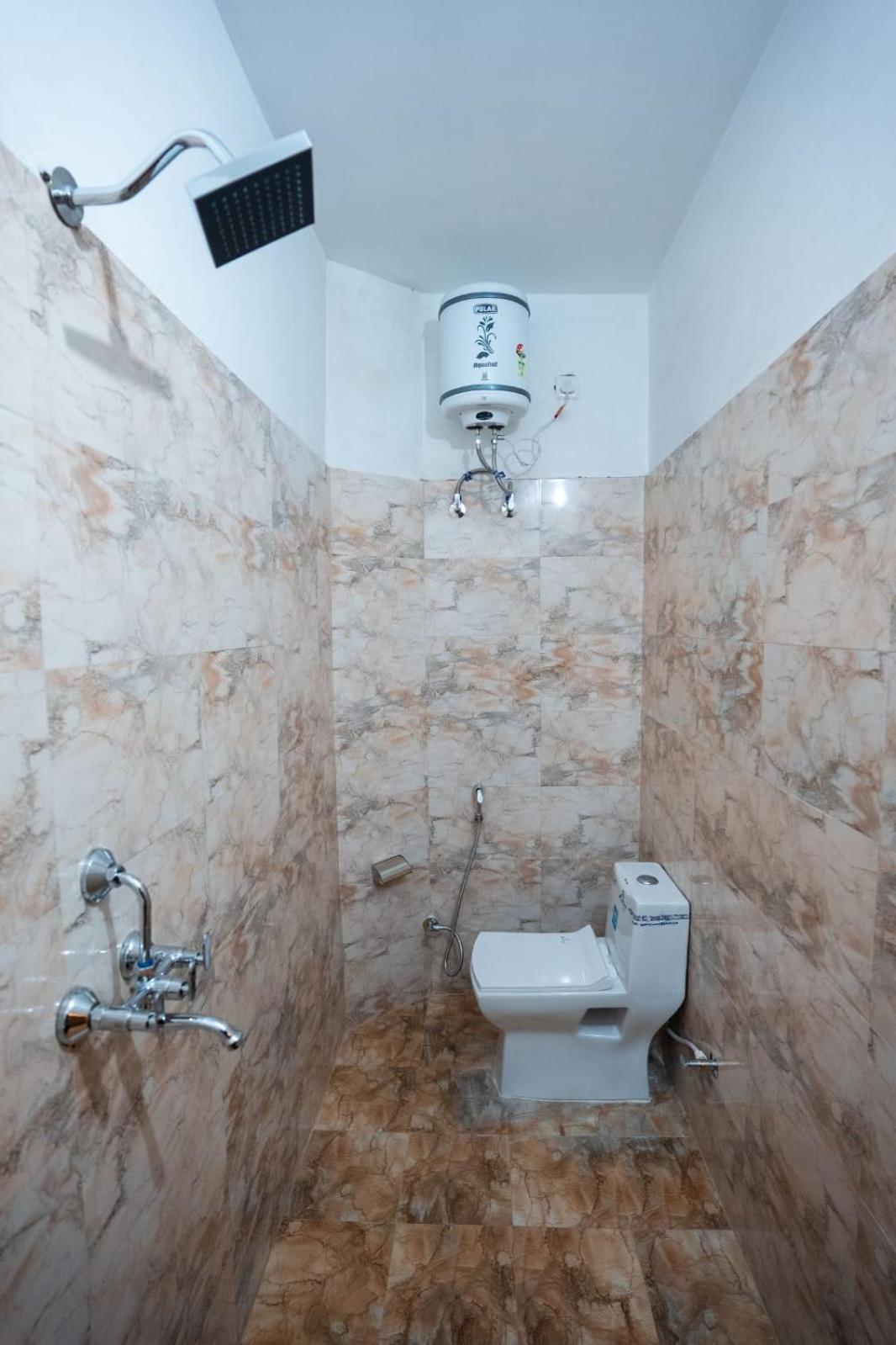Hotel Jsr Kedar Varanasi Bagian luar foto